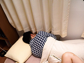 美しい胸とクビレが堪らない！Sライン女優12人　サンプル画像05